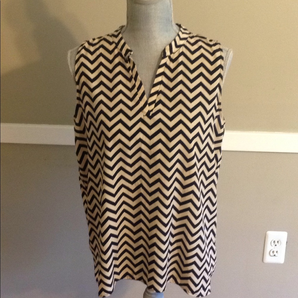 Chevron sleeveless top - Picture 1 of 4